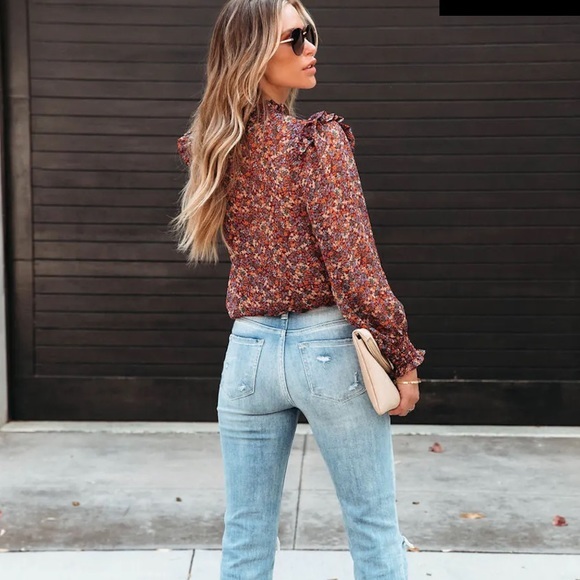 Vici Floral Blouse - Picture 3 of 11